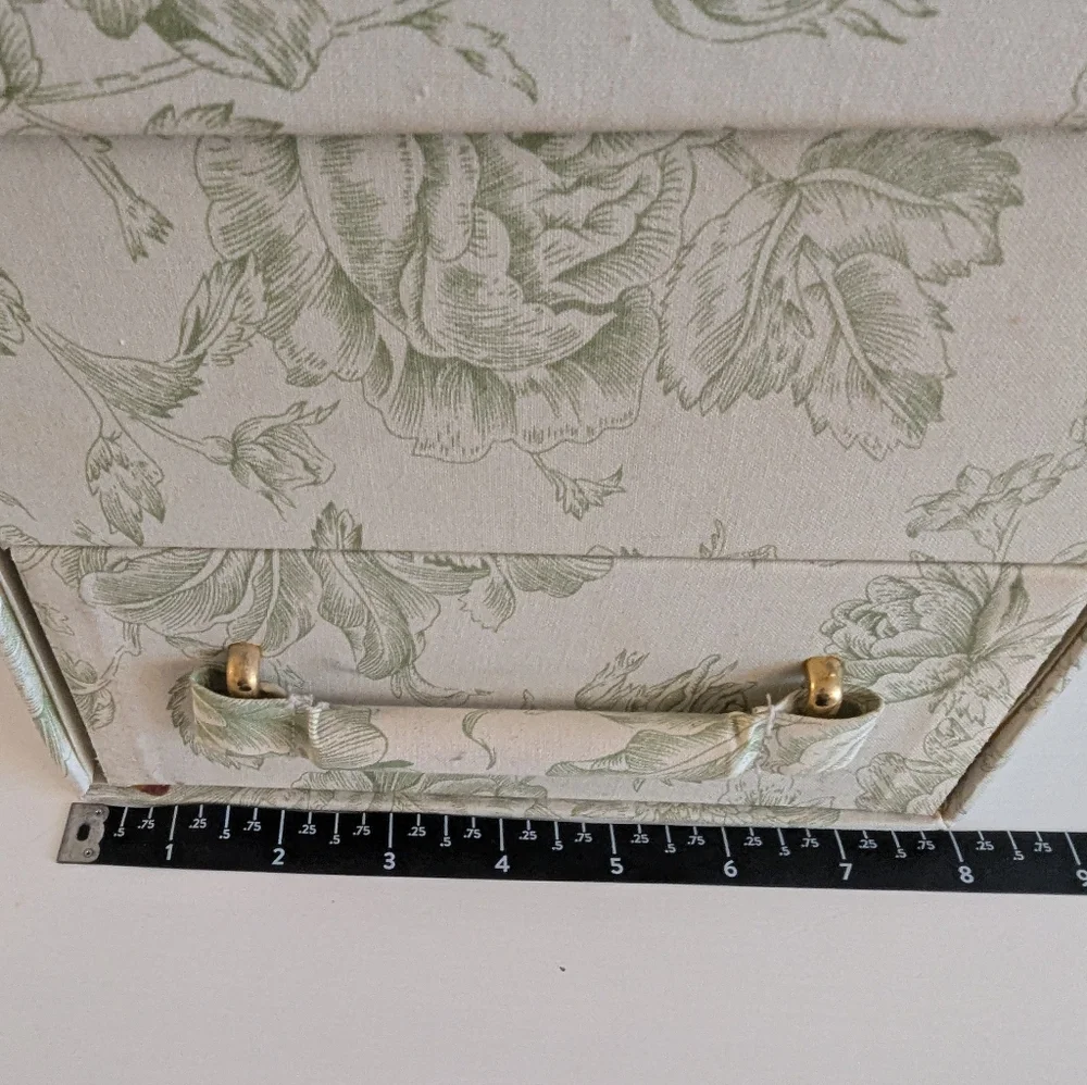 Large Floral Farmhouse Make Up Storage Container